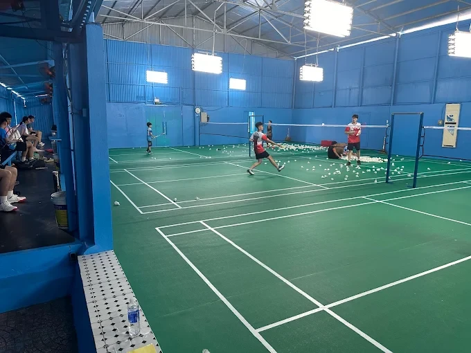 Badminton Sport Center Airport 521 Minh Khai